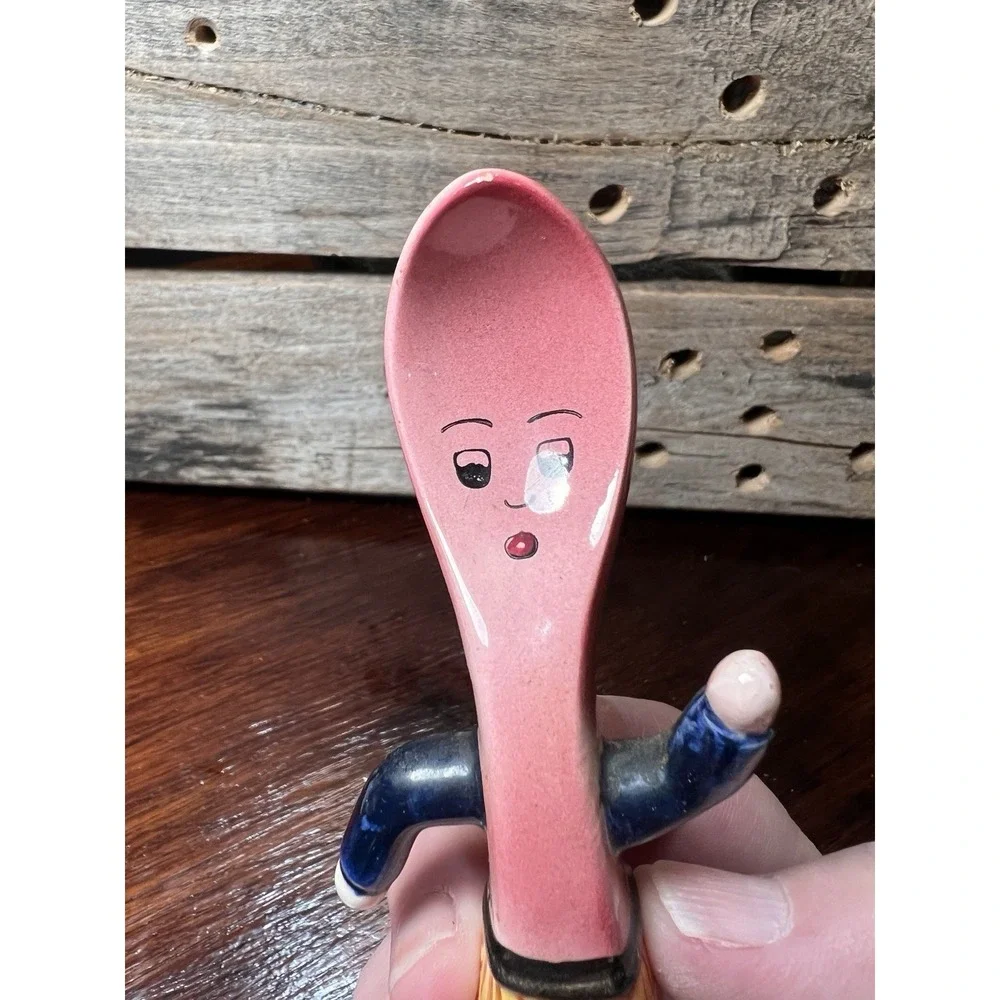 SHAKER SINGLE CERAMIC ANTHROPOMORPHIC Pink Spoon Vintage Kitschy‎ Unique 1950's